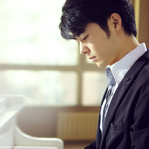 歐美女人讓粗大機巴操逼
